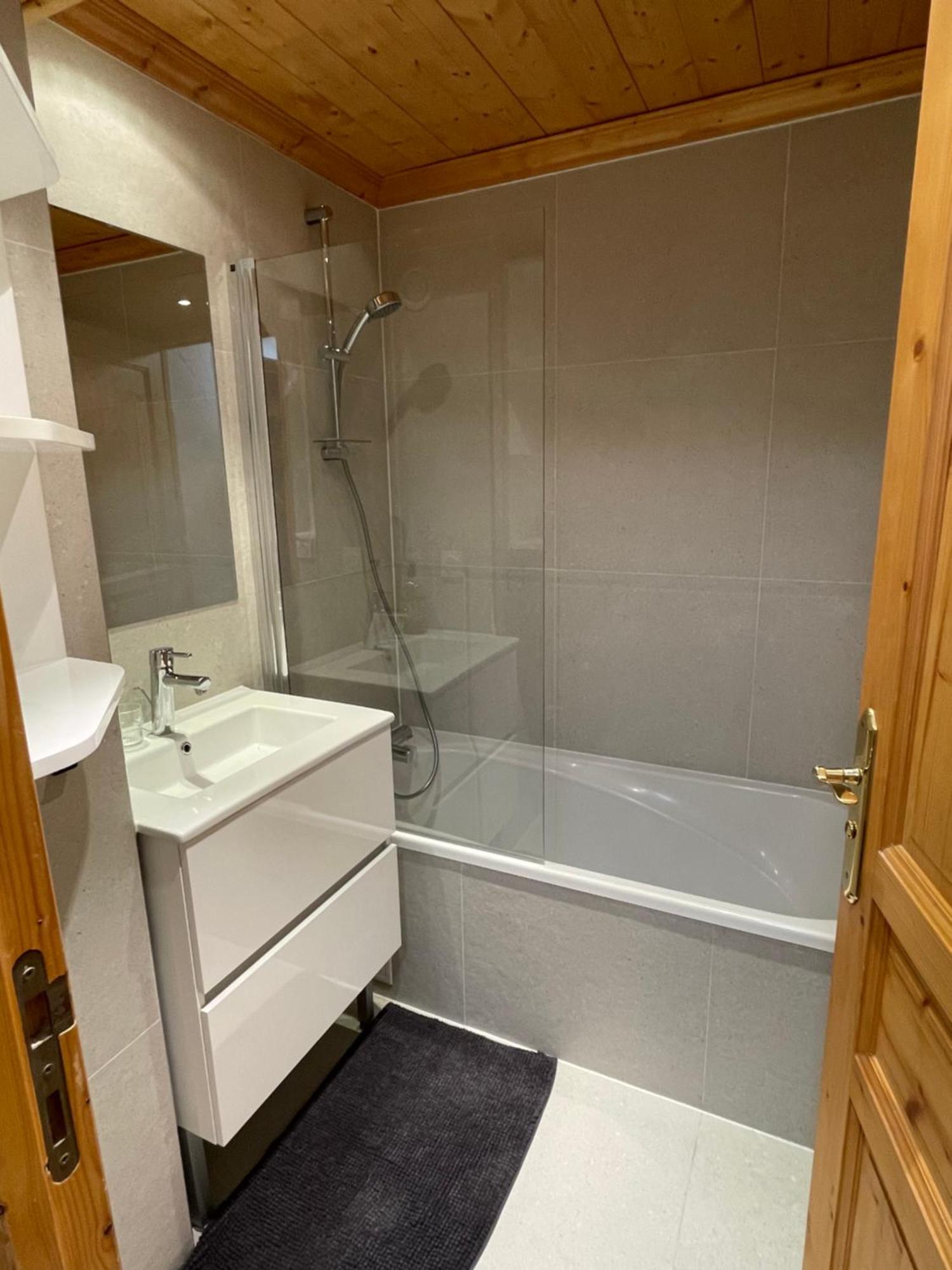 Meribel Centre La Chaudanne, Real Ski In And Out, 3 Bedrooms 2 Bathrooms Newly Renovated, Chalet L'Eperviere Buitenkant foto